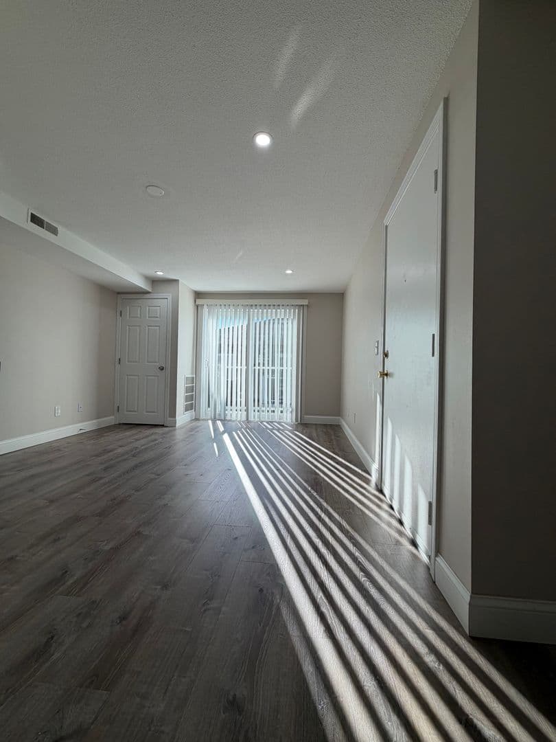Billerica Apartment: 13-27 Kenmar Drive
