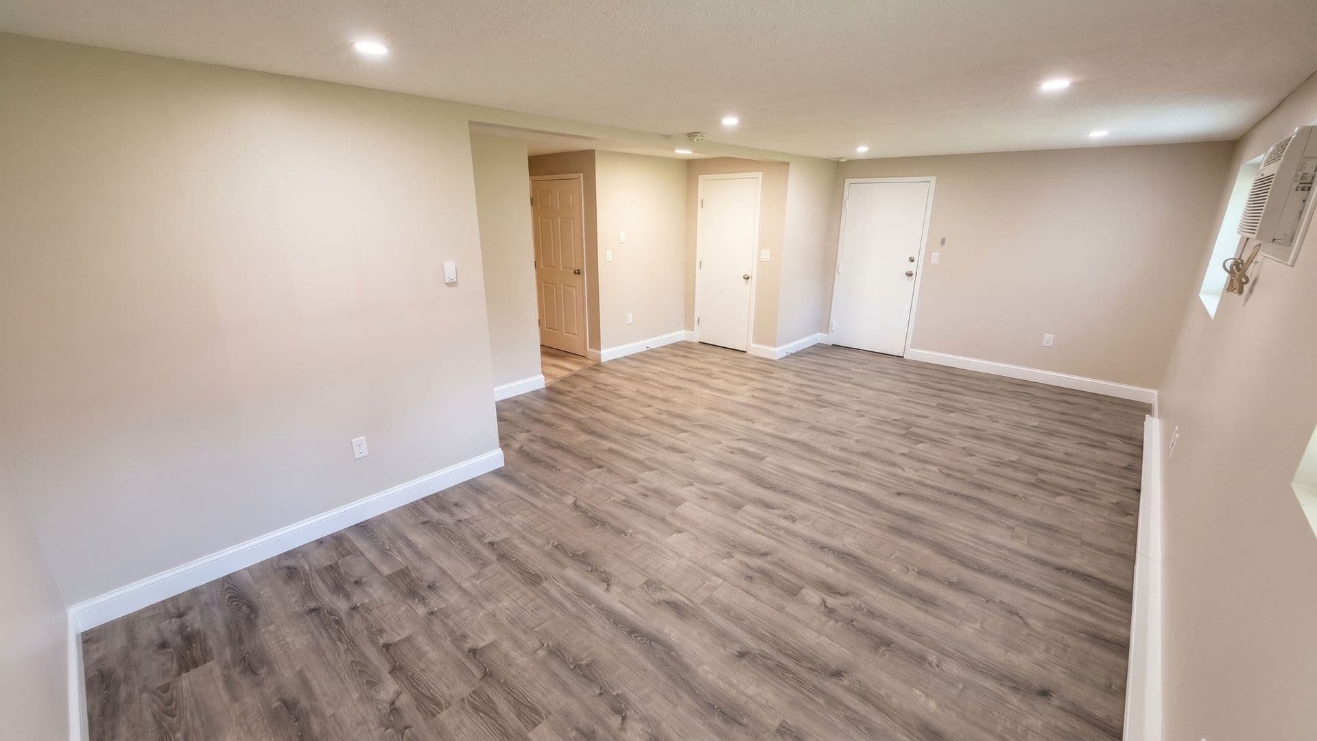 Webster Apartment: 310 Thompson Road