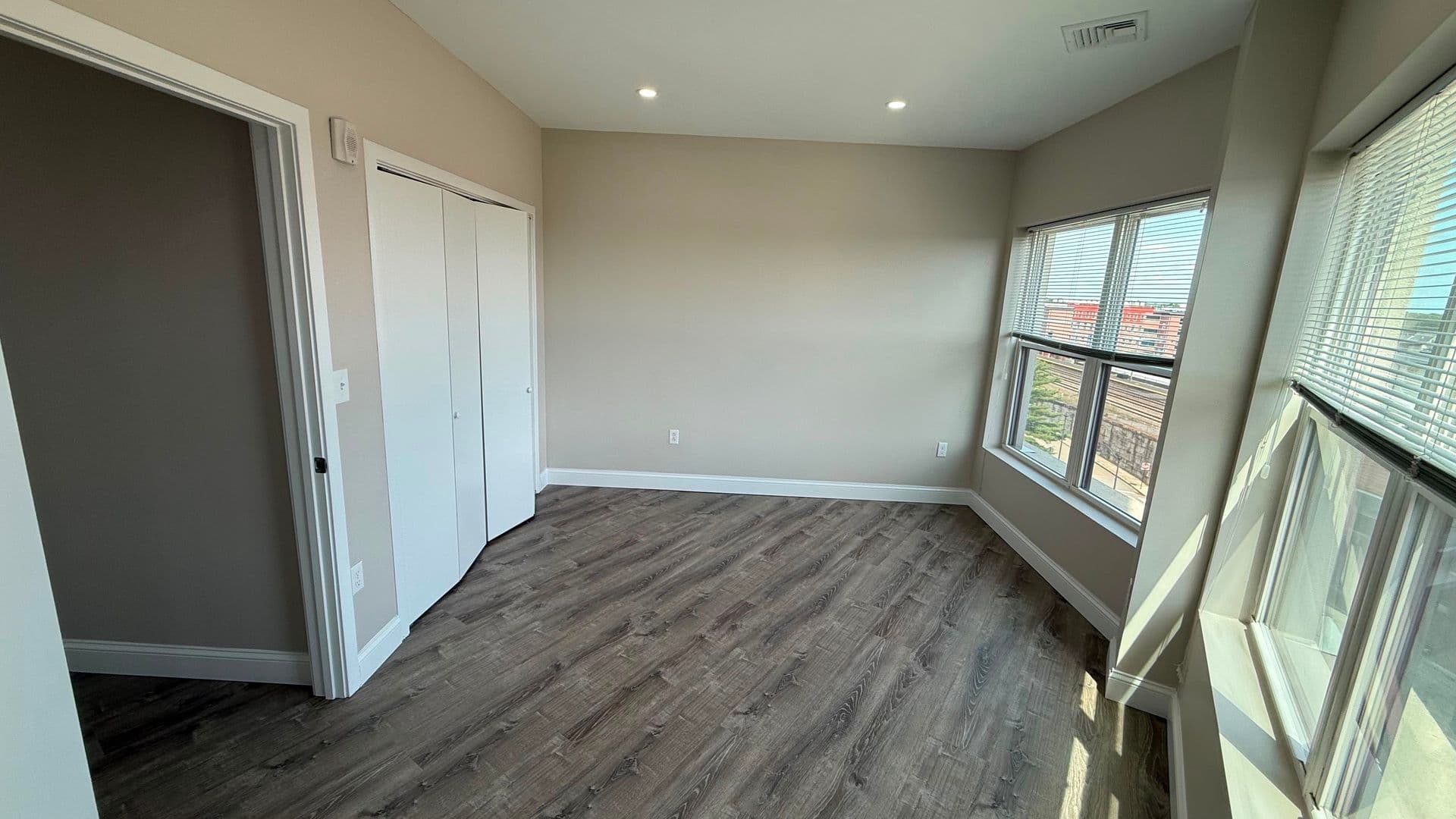 Attleboro Apartment: 75 South Main St