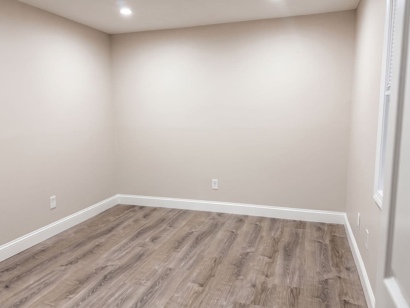 Billerica Apartment: 13-27 Kenmar Drive