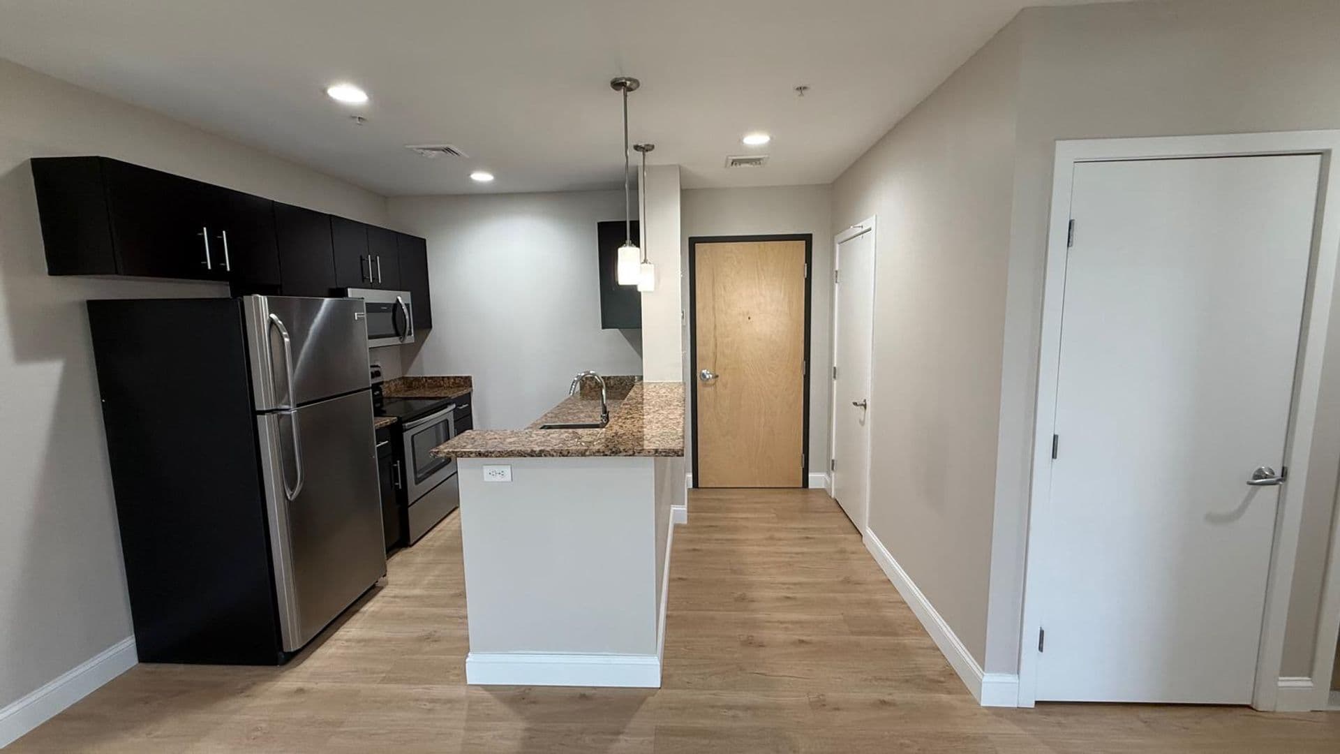 Attleboro Apartment: 75 South Main St