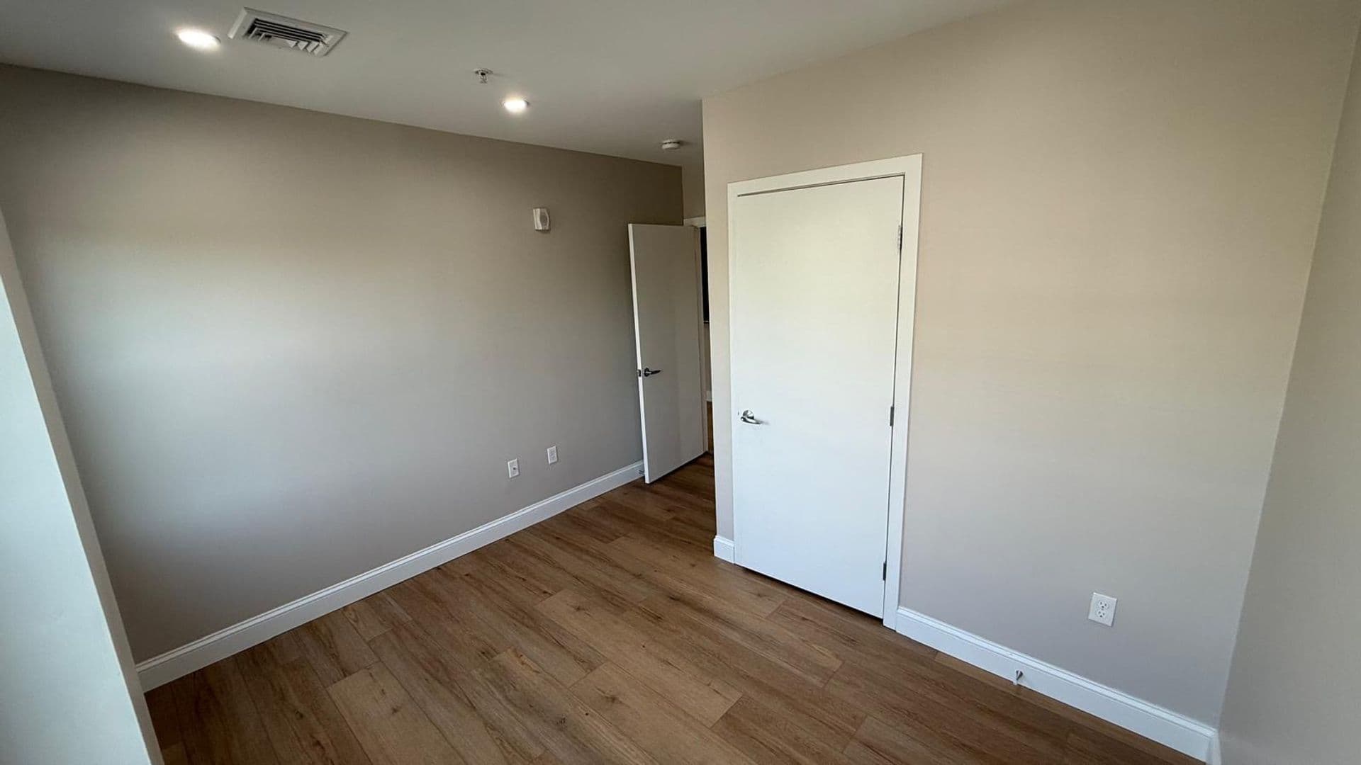 Attleboro Apartment: 75 South Main St