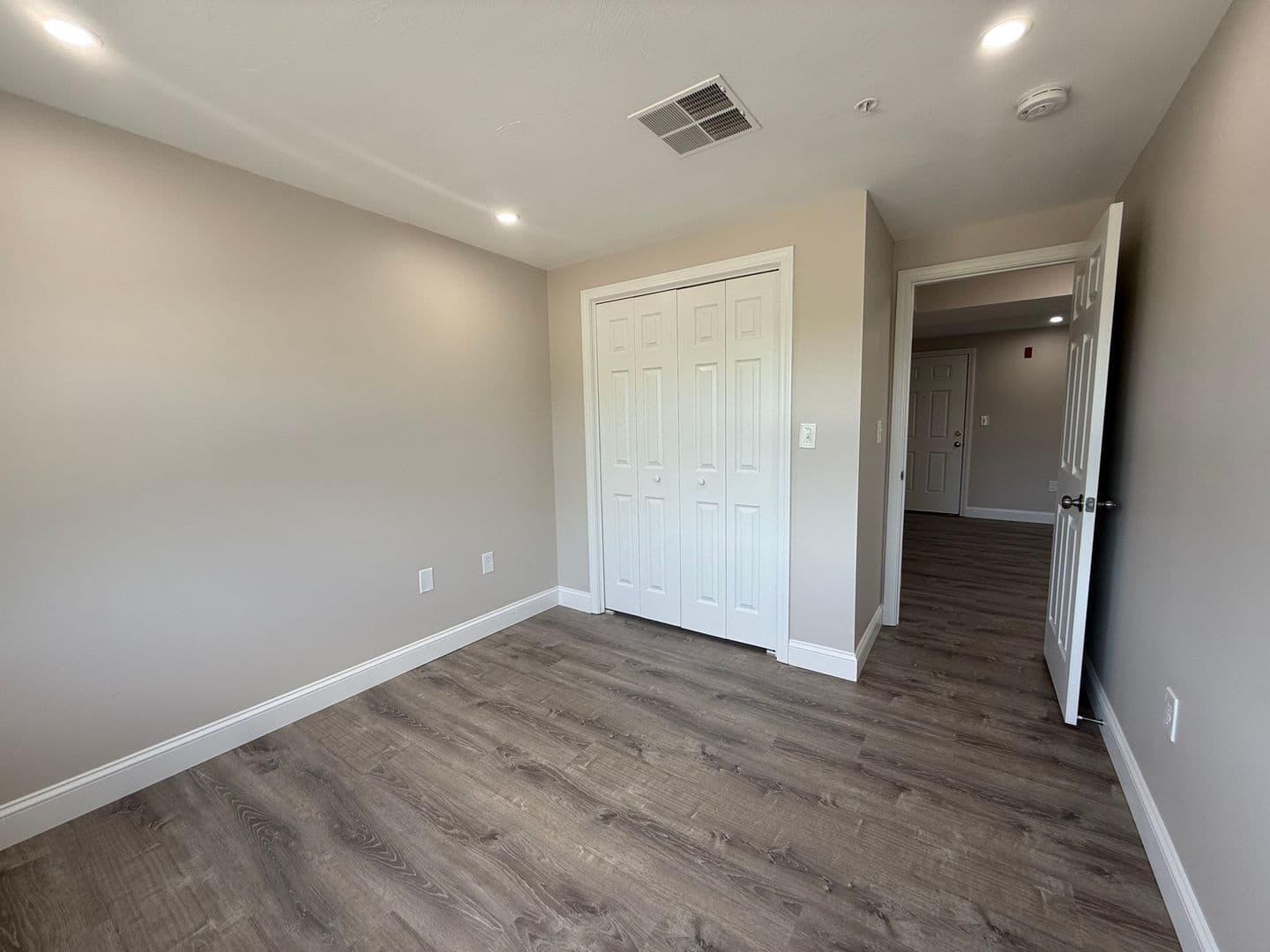 Billerica Apartment: 13-27 Kenmar Drive
