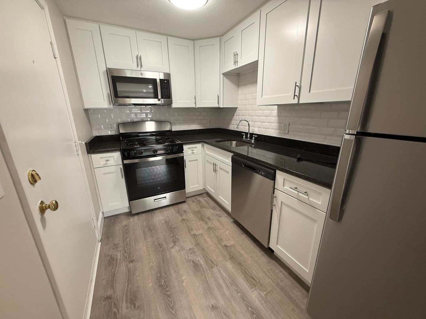 Billerica Apartment: 13-27 Kenmar Drive