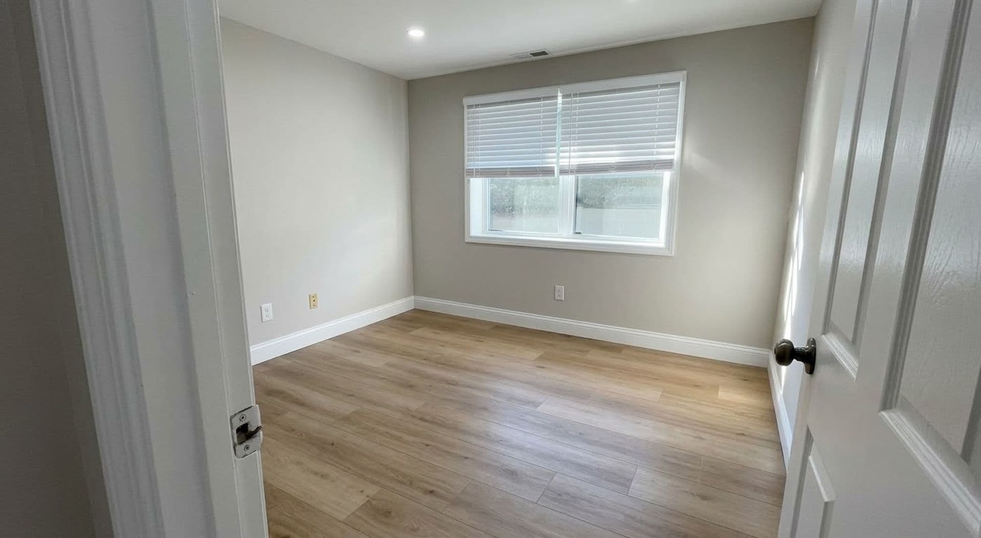 Billerica Apartment: 13-27 Kenmar Drive