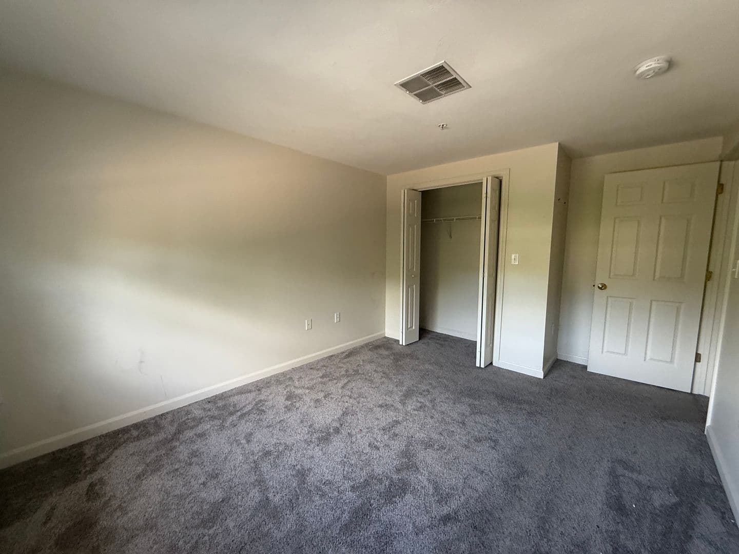 Billerica Apartment: 13-27 Kenmar Drive