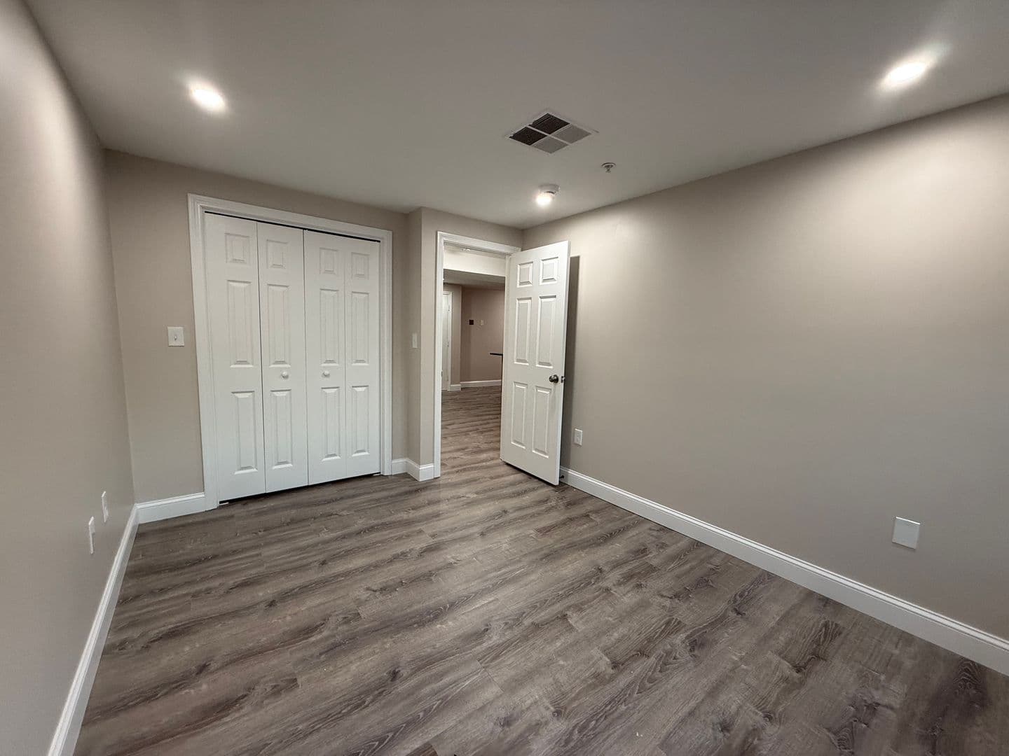 Billerica Apartment: 13-27 Kenmar Drive