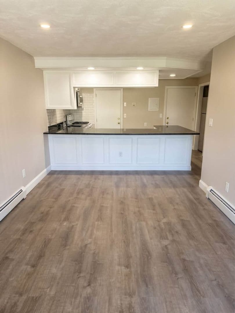 Billerica Apartment: 13-27 Kenmar Drive