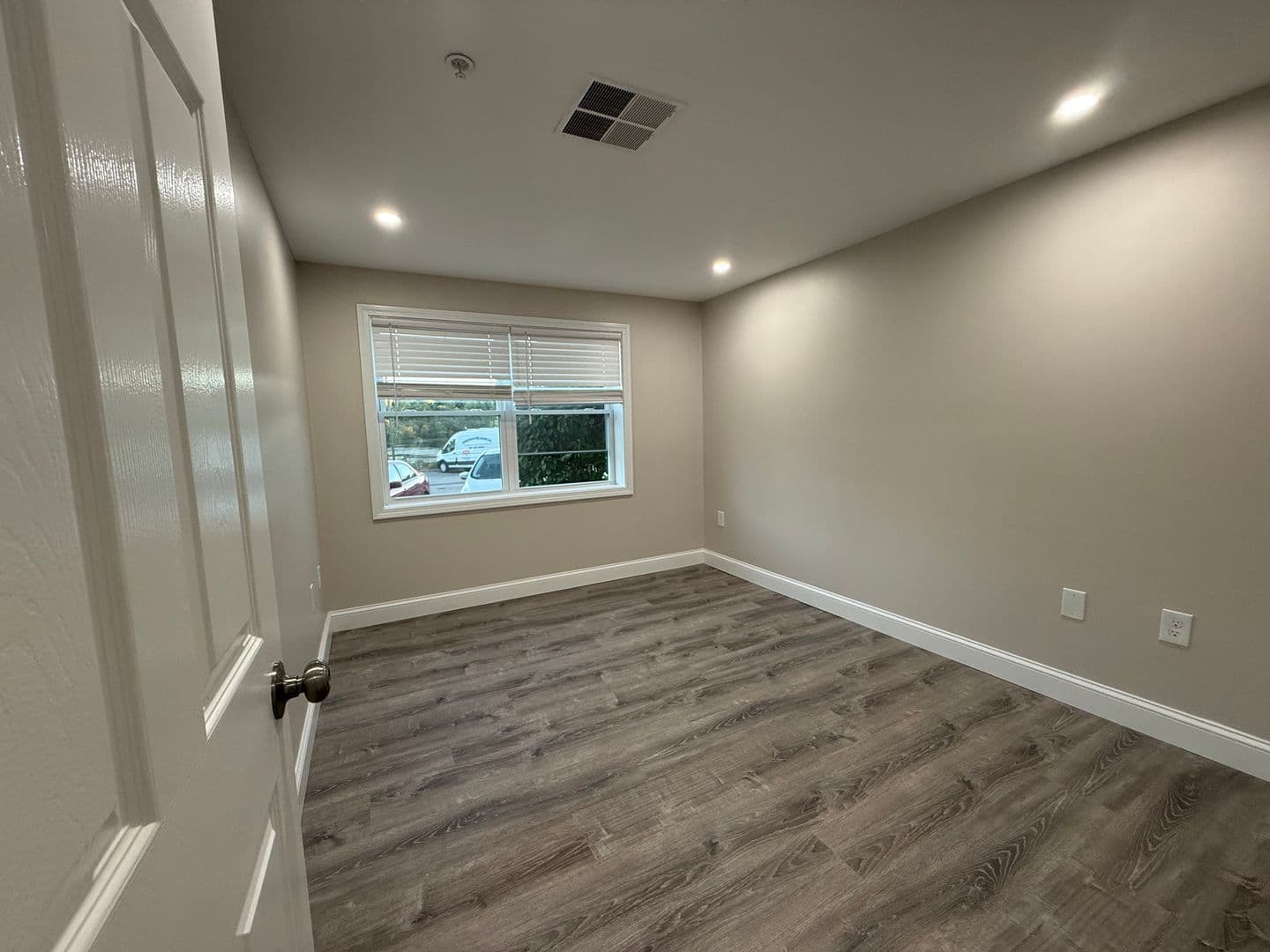 Billerica Apartment: 13-27 Kenmar Drive