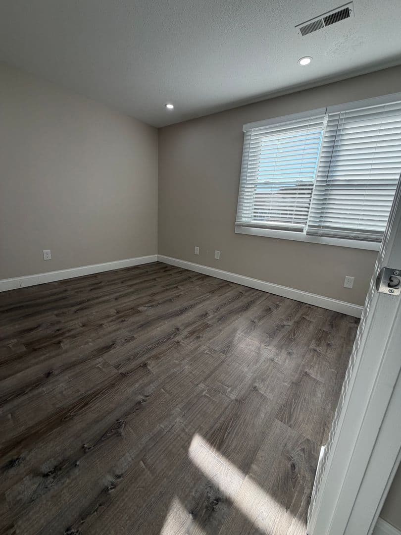 Billerica Apartment: 13-27 Kenmar Drive