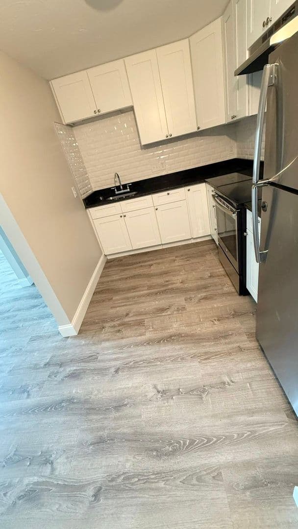 Webster Apartment: 310 Thompson Road