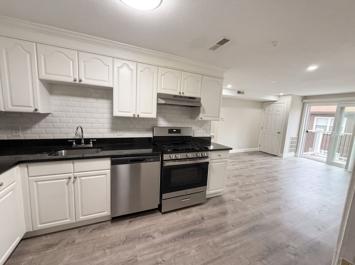 Billerica Apartment: 13-27 Kenmar Drive