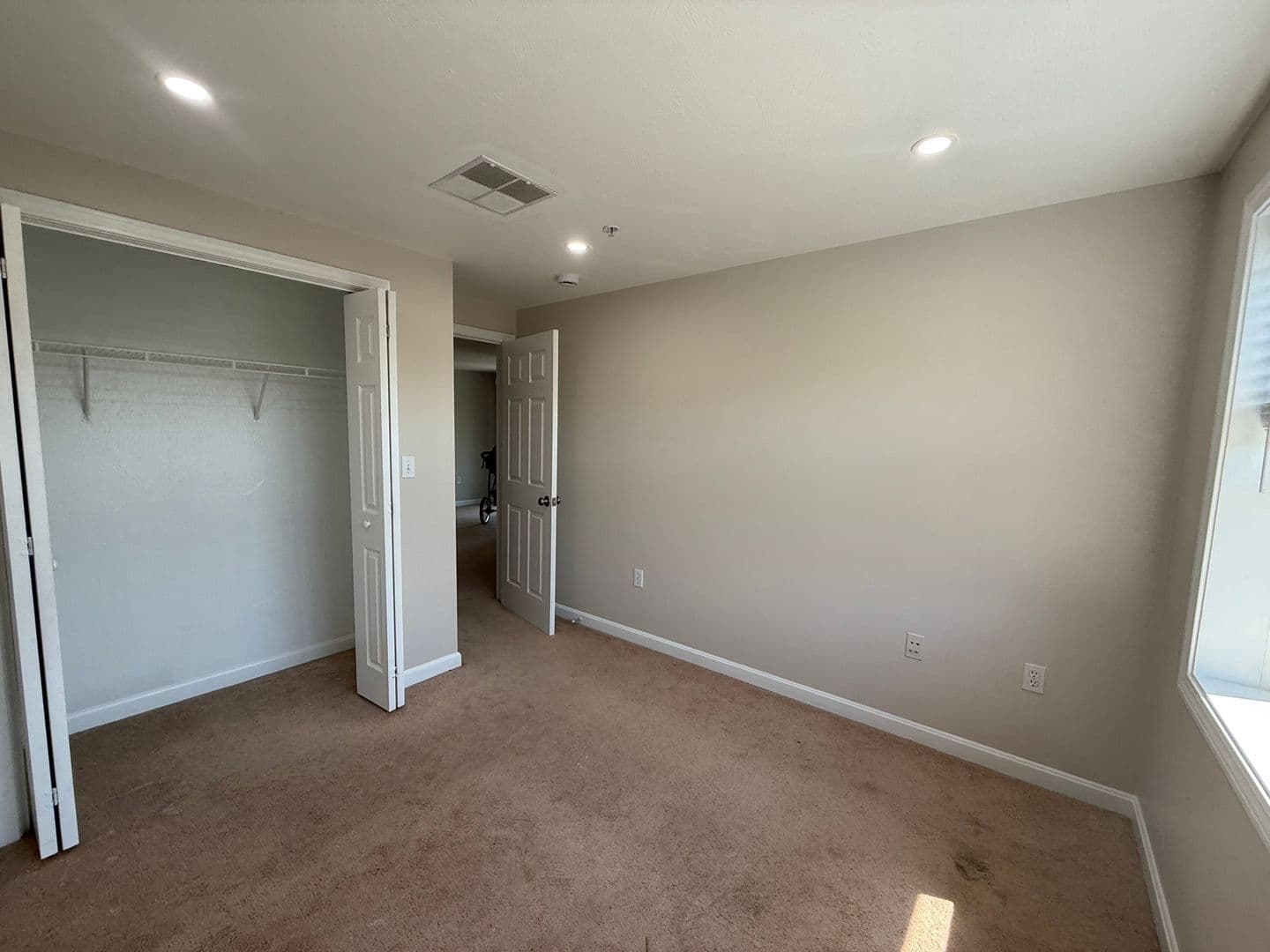 Billerica Apartment: 13-27 Kenmar Drive