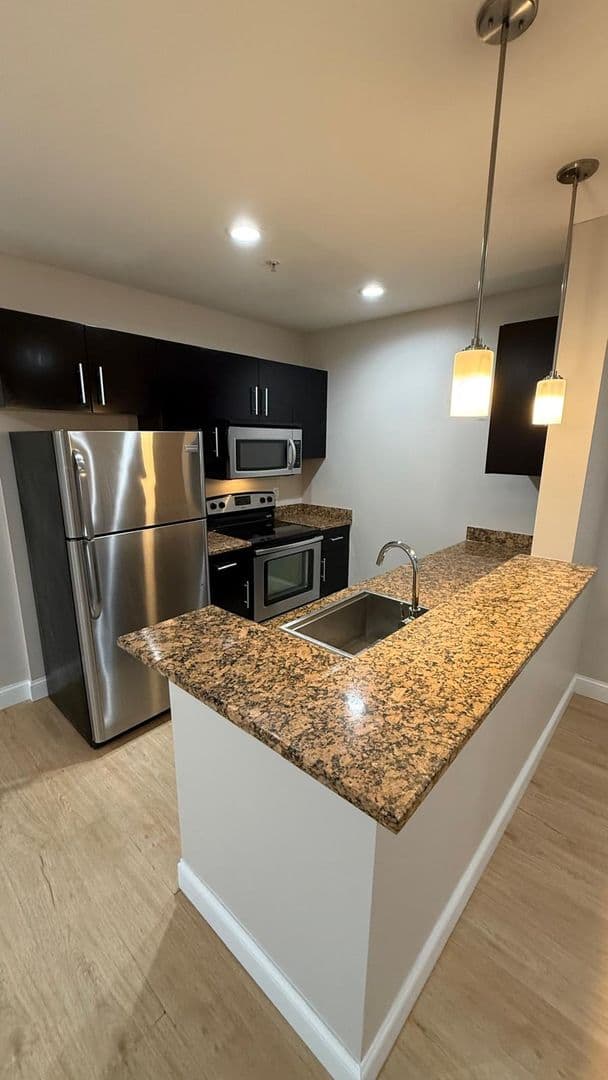 Attleboro Apartment: 75 South Main St
