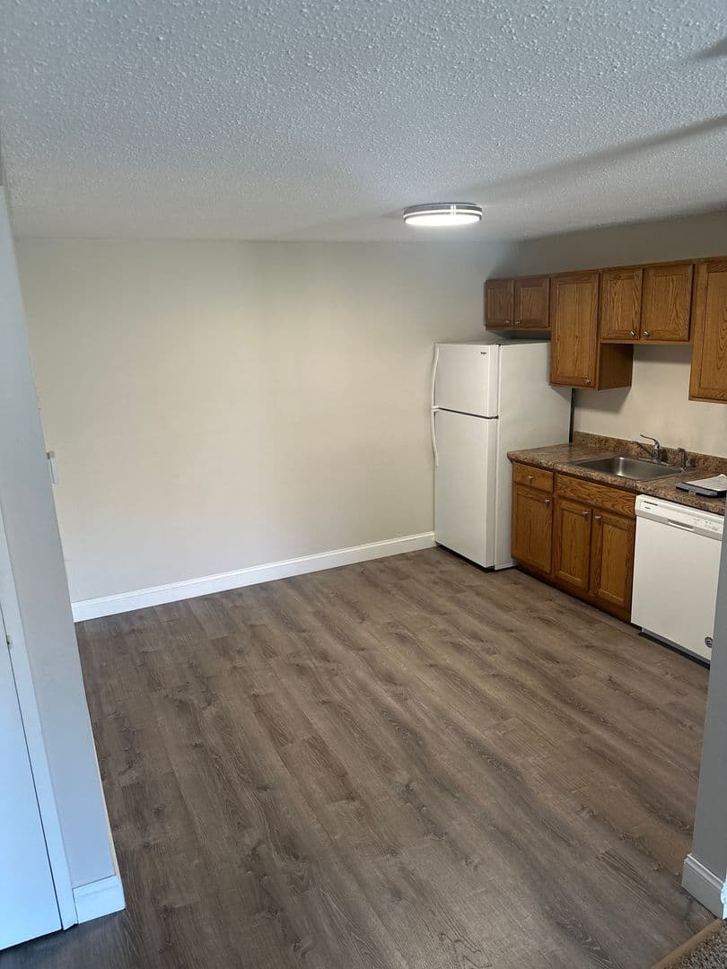 Leominster Apartment: 47 Princeton Street