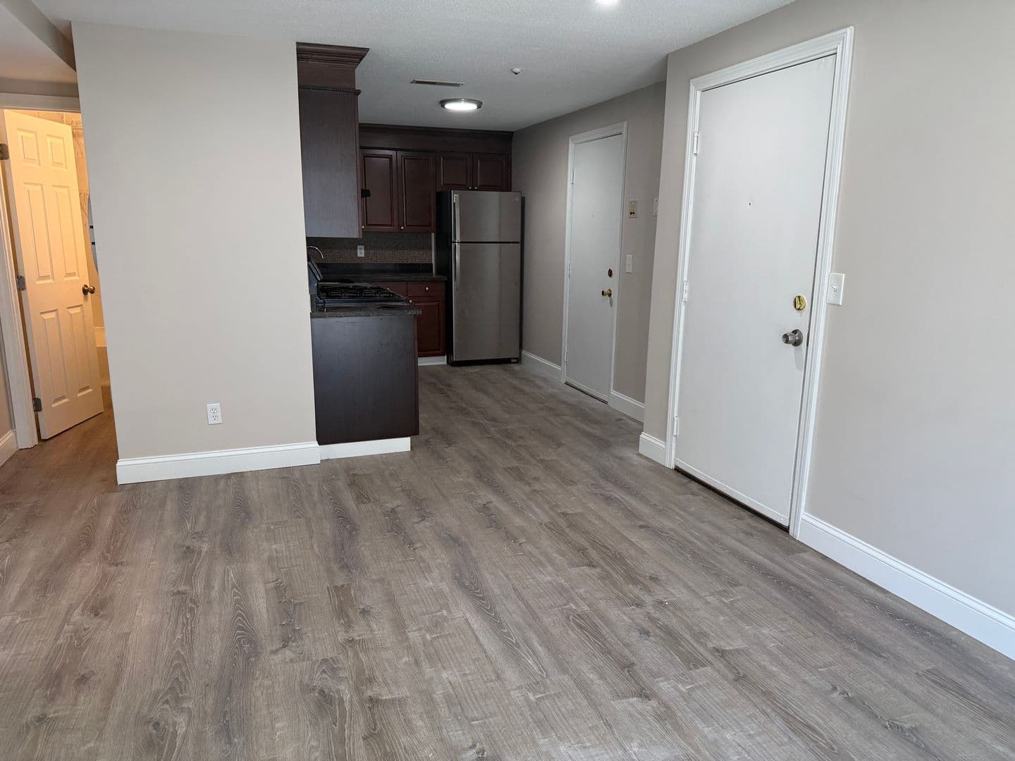 Billerica Apartment: 13-27 Kenmar Drive