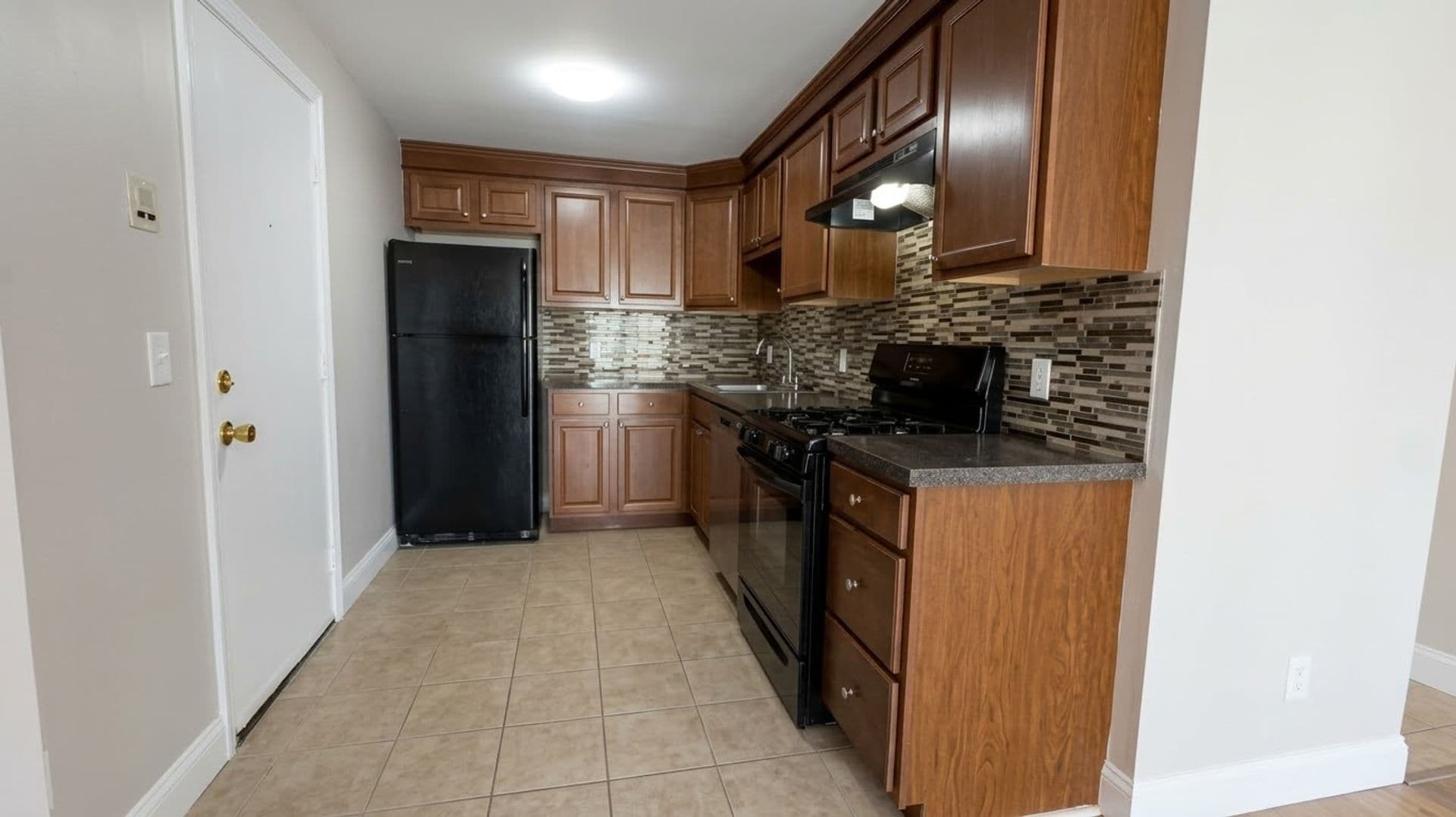 Billerica Apartment: 13-27 Kenmar Drive