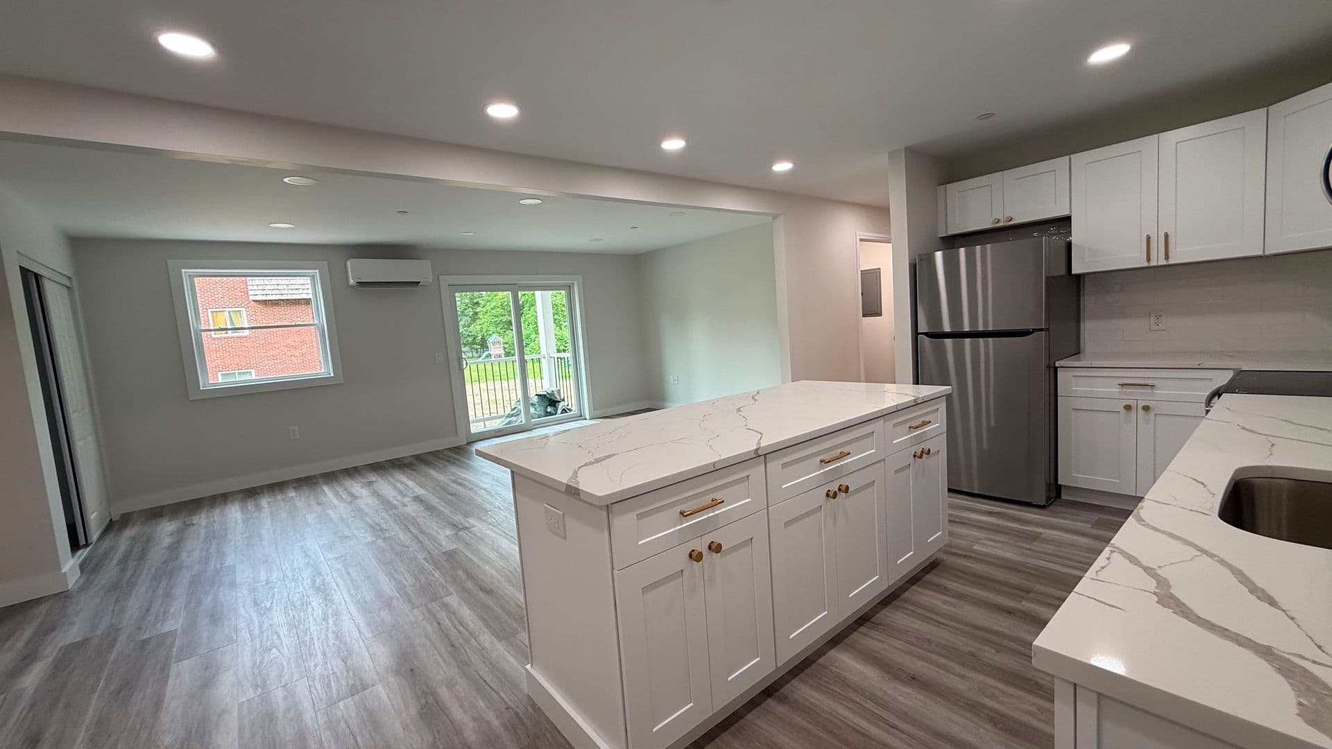 Webster Apartment: 310 Thompson Road