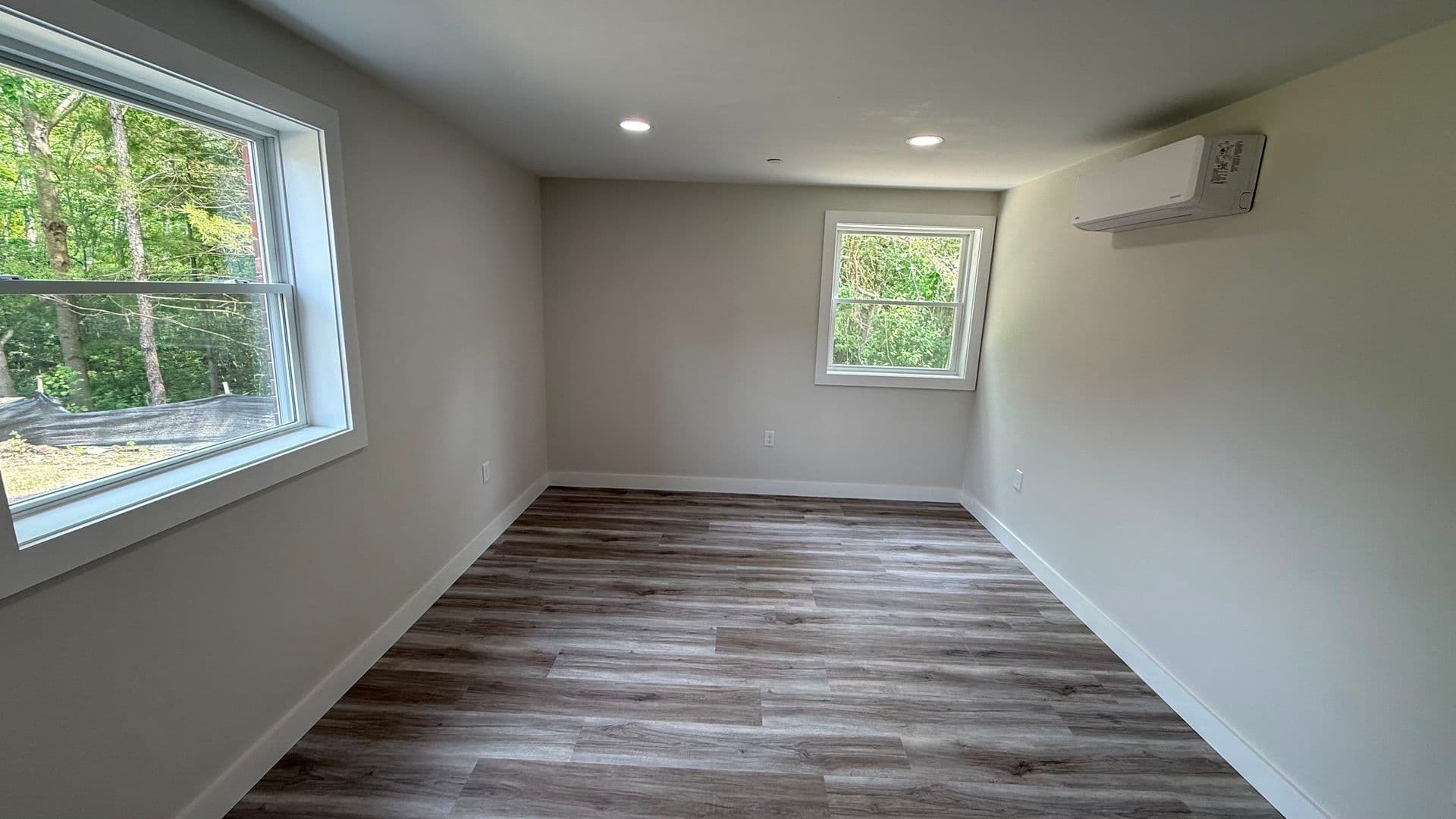 Webster Apartment: 310 Thompson Road