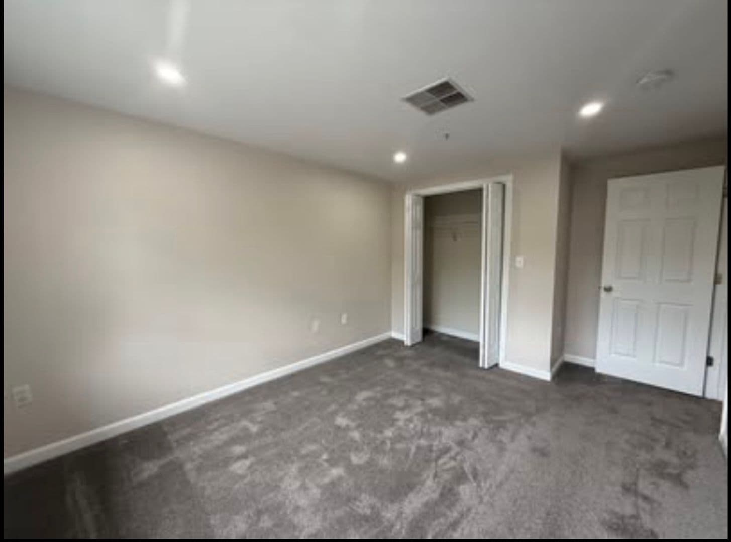 Billerica Apartment: 13-27 Kenmar Drive