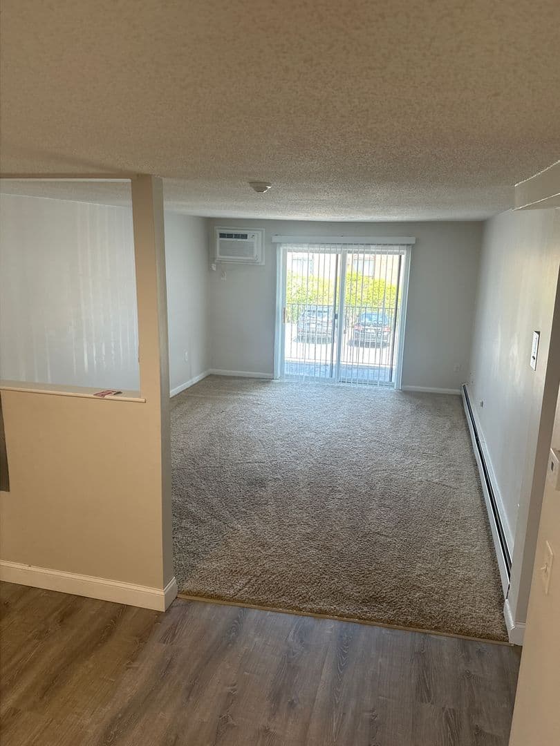 Leominster Apartment: 47 Princeton Street