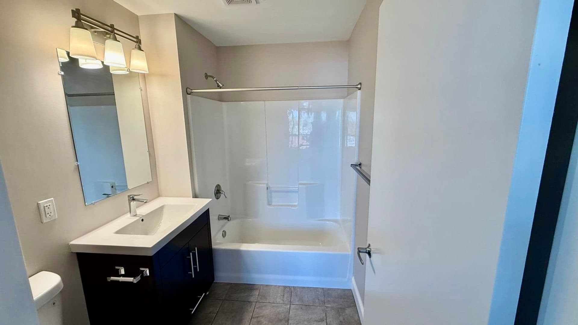 Attleboro Apartment: 75 South Main St