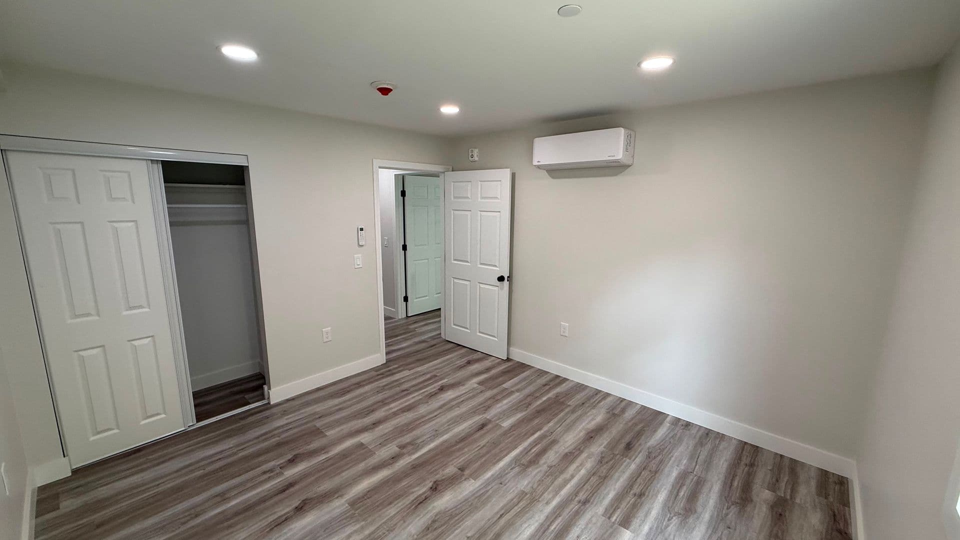 Webster Apartment: 310 Thompson Road