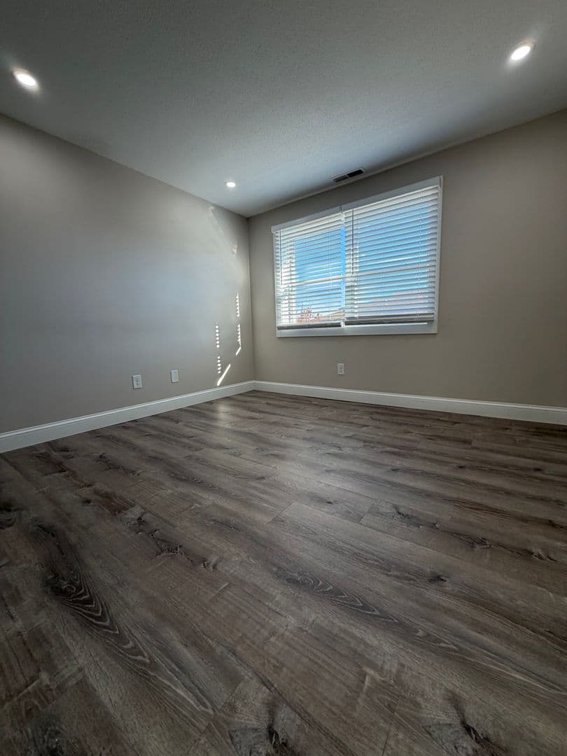 Billerica Apartment: 13-27 Kenmar Drive