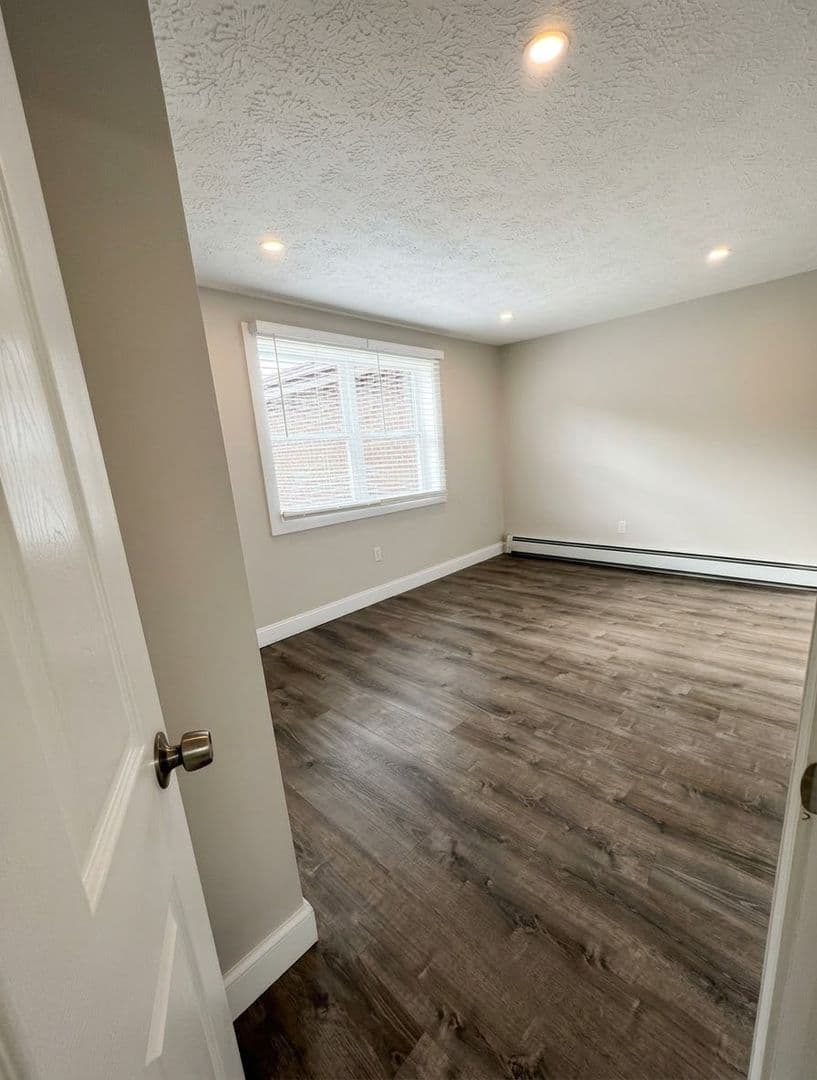 Billerica Apartment: 13-27 Kenmar Drive