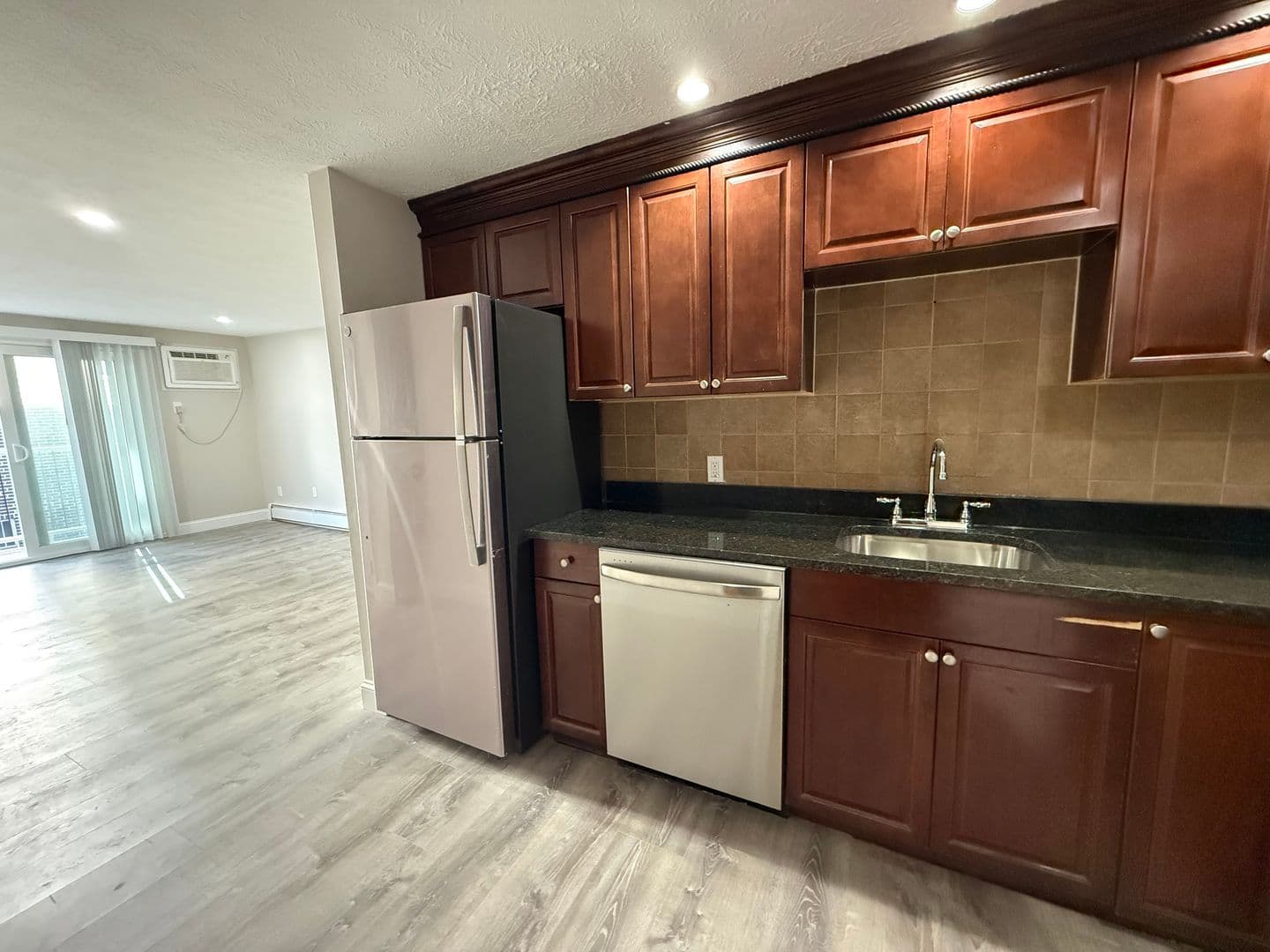 Billerica Apartment: 13-27 Kenmar Drive