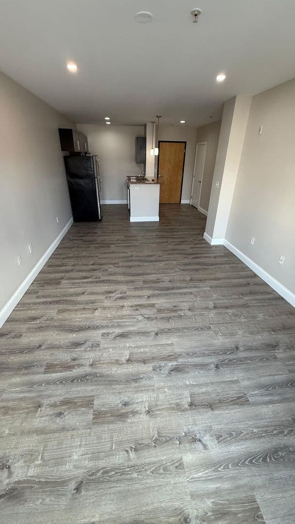 Attleboro Apartment: 75 South Main St