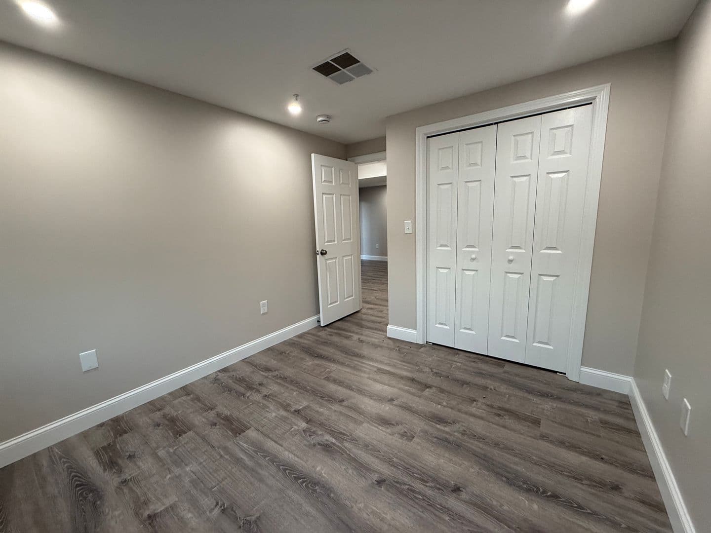 Billerica Apartment: 13-27 Kenmar Drive