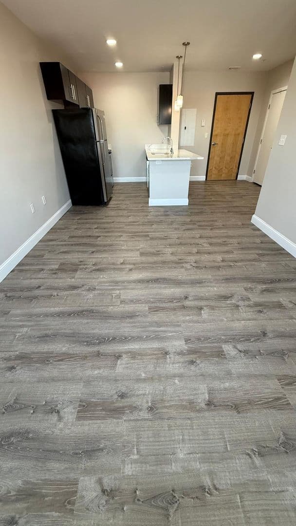 Attleboro Apartment: 75 South Main St