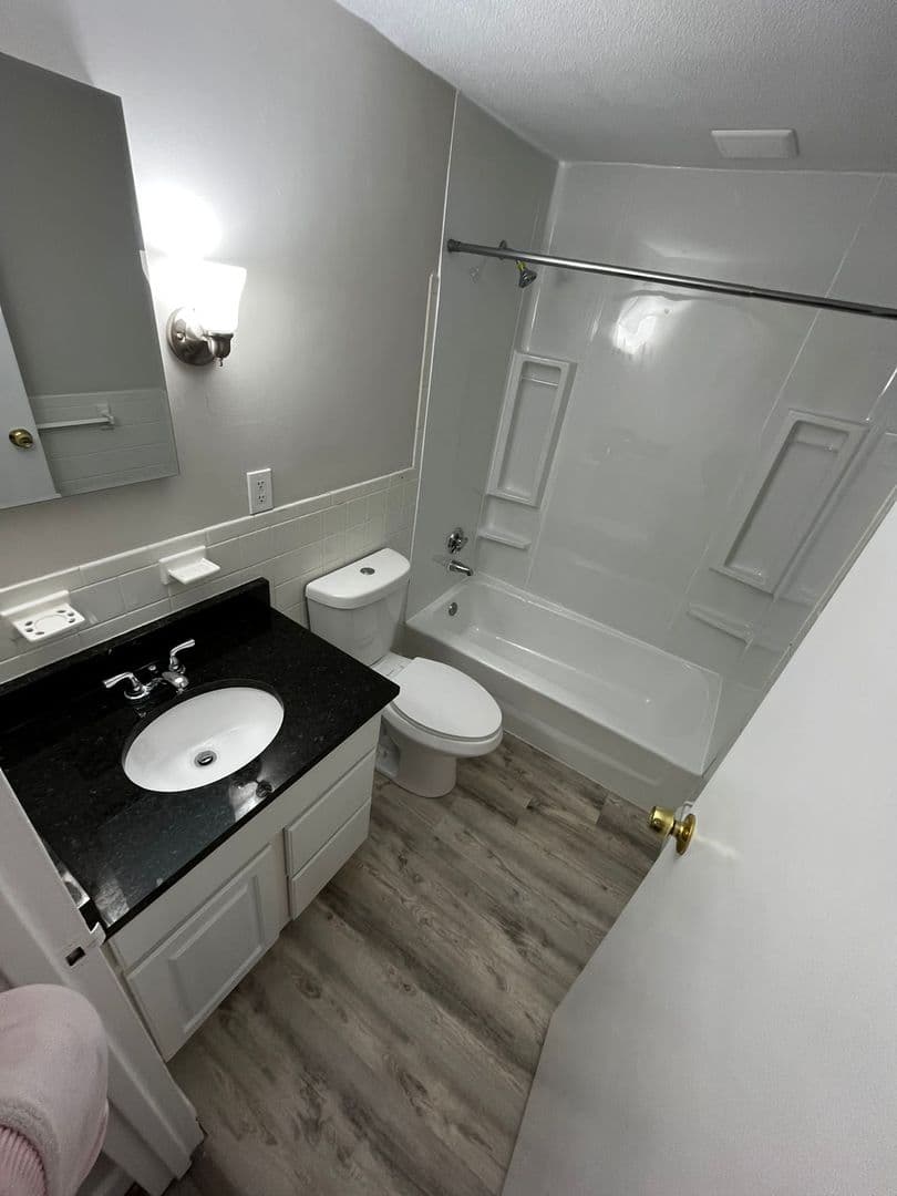 Leominster Apartment: 47 Princeton Street