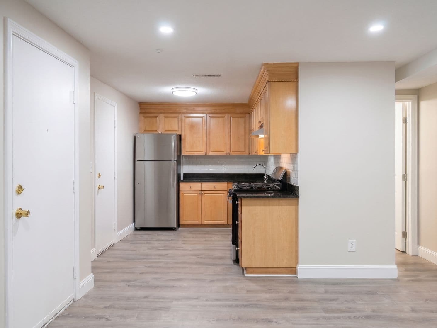 Billerica Apartment: 13-27 Kenmar Drive