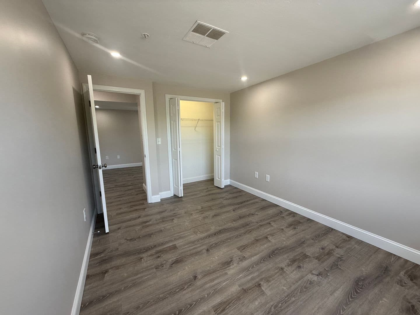 Billerica Apartment: 13-27 Kenmar Drive