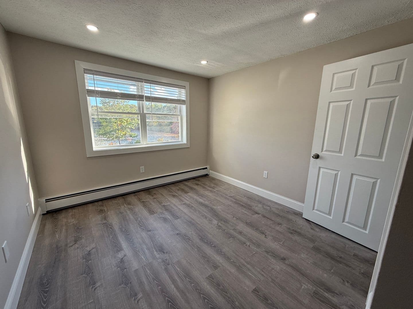 Billerica Apartment: 13-27 Kenmar Drive