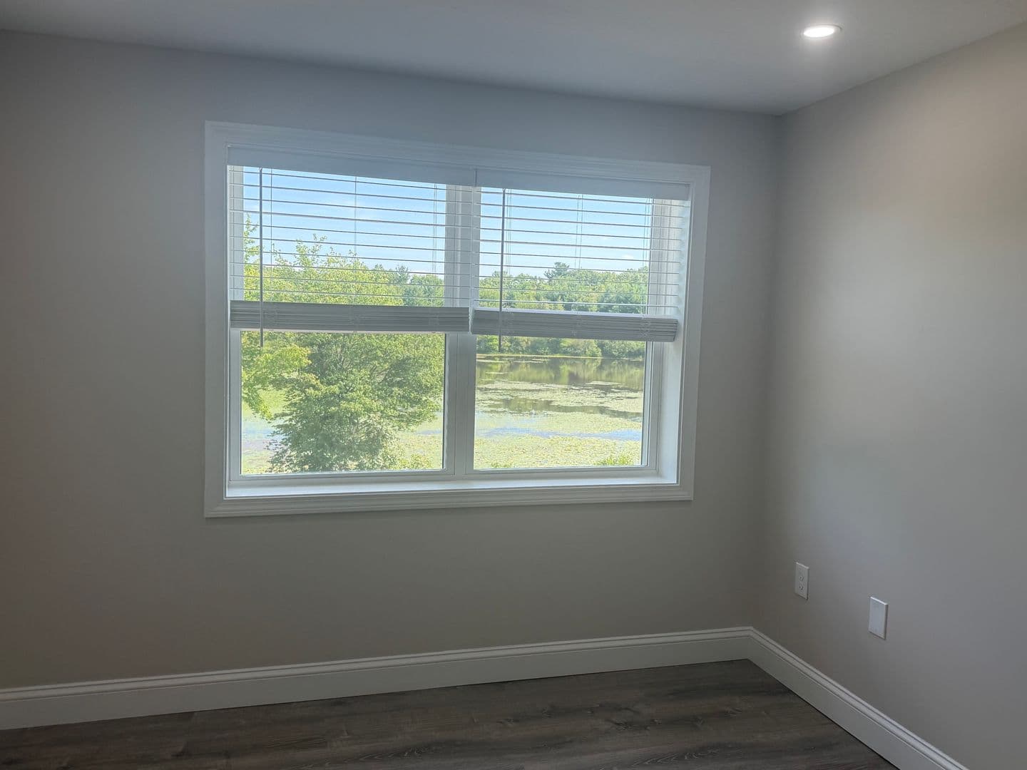 Billerica Apartment: 13-27 Kenmar Drive