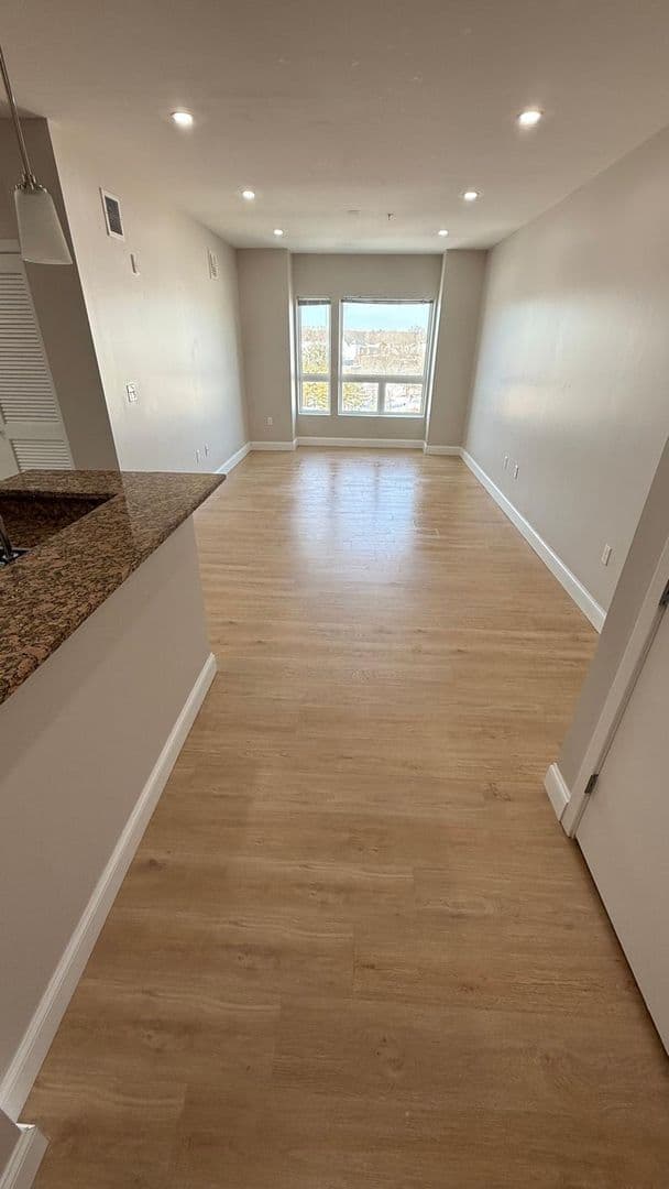 Attleboro Apartment: 75 South Main St