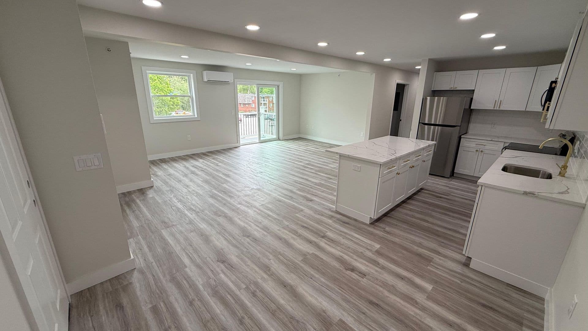 Webster Apartment: 310 Thompson Road