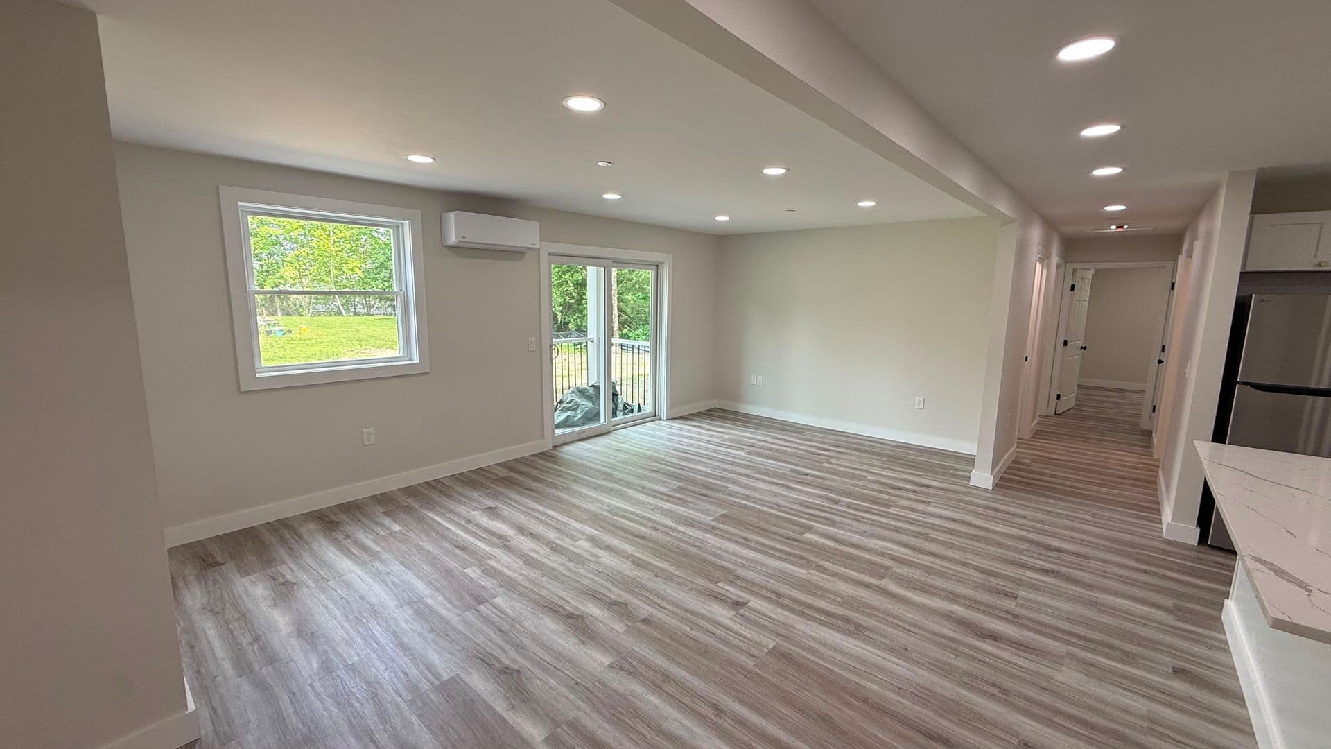 Webster Apartment: 310 Thompson Road