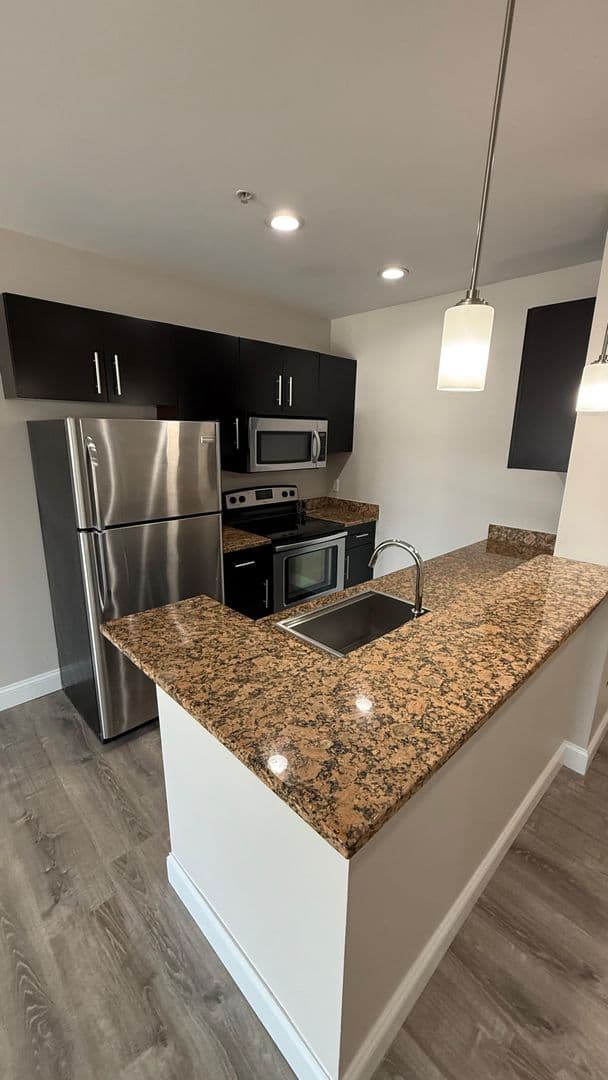 Attleboro Apartment: 75 South Main St