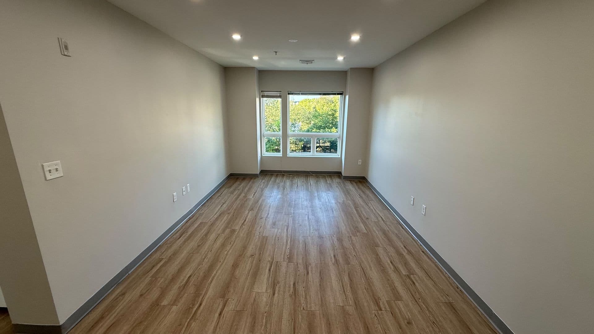 Attleboro Apartment: 75 South Main St