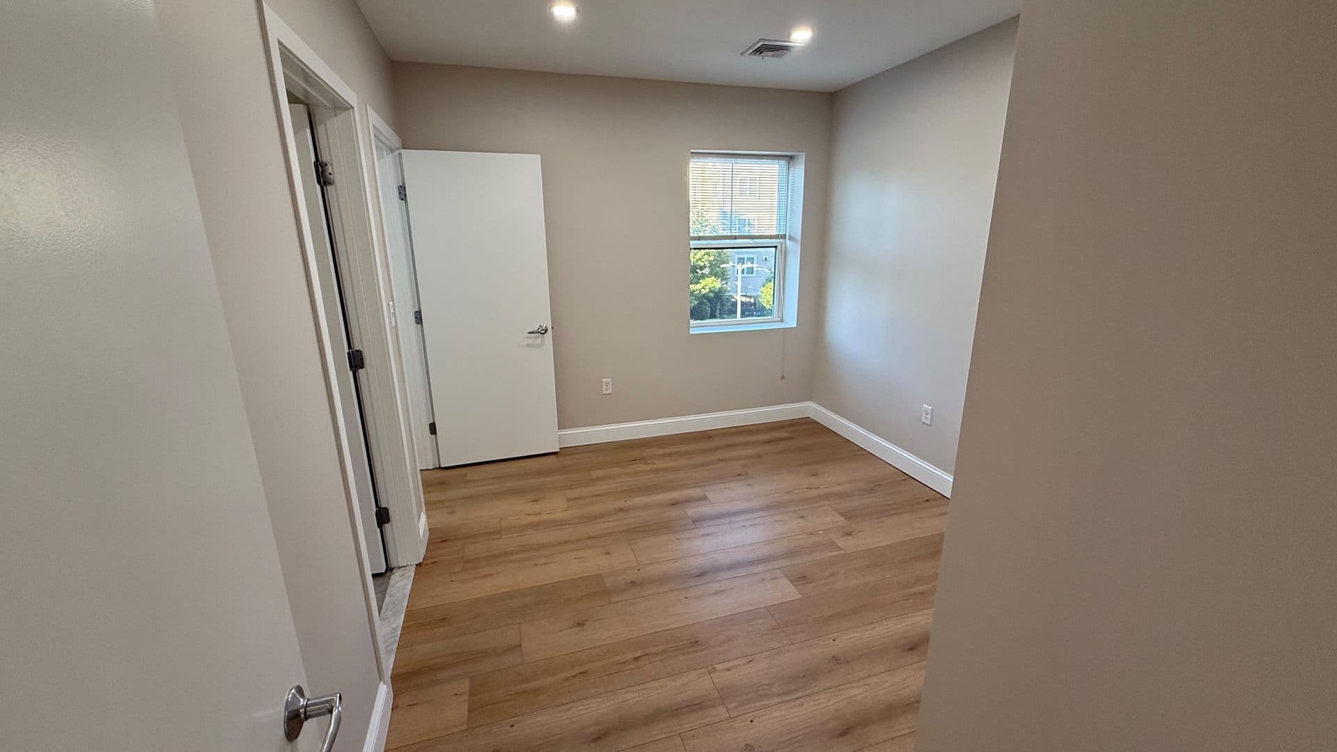 Attleboro Apartment: 75 South Main St