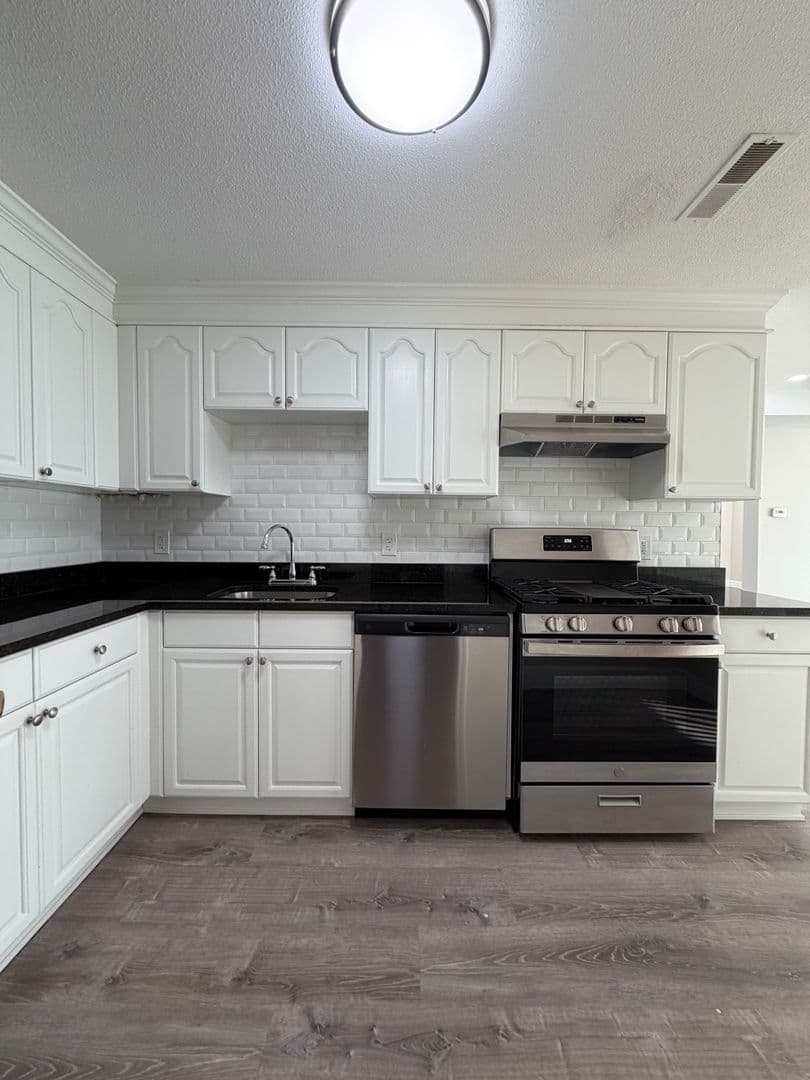 Billerica Apartment: 13-27 Kenmar Drive