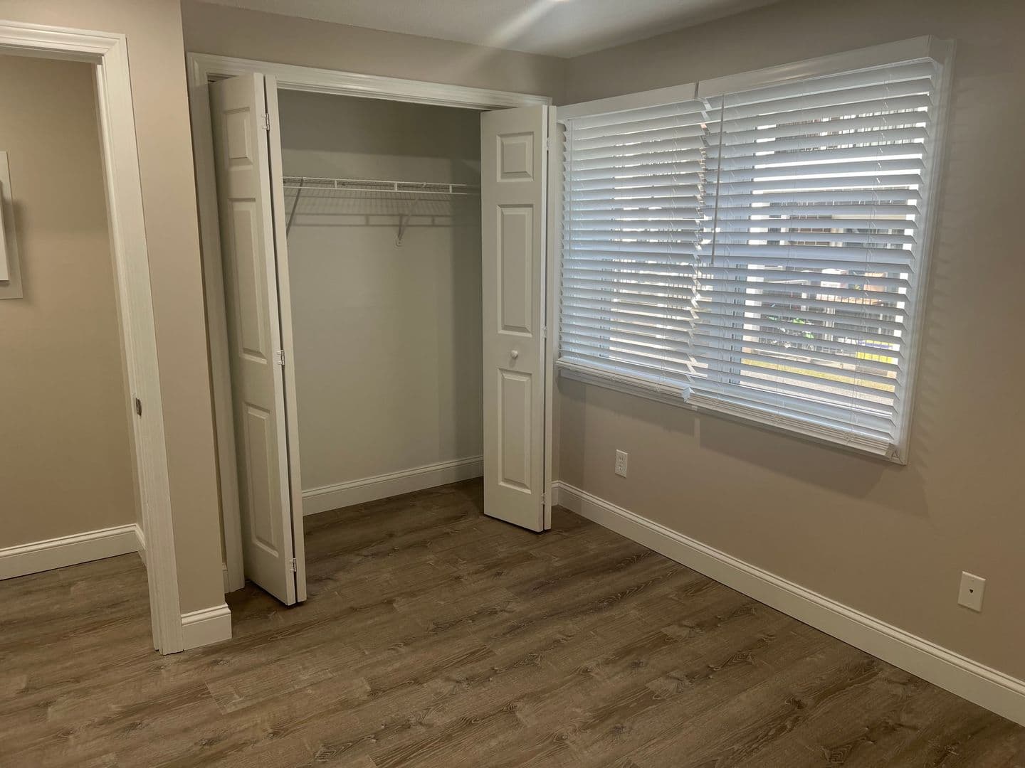 Billerica Apartment: 13-27 Kenmar Drive