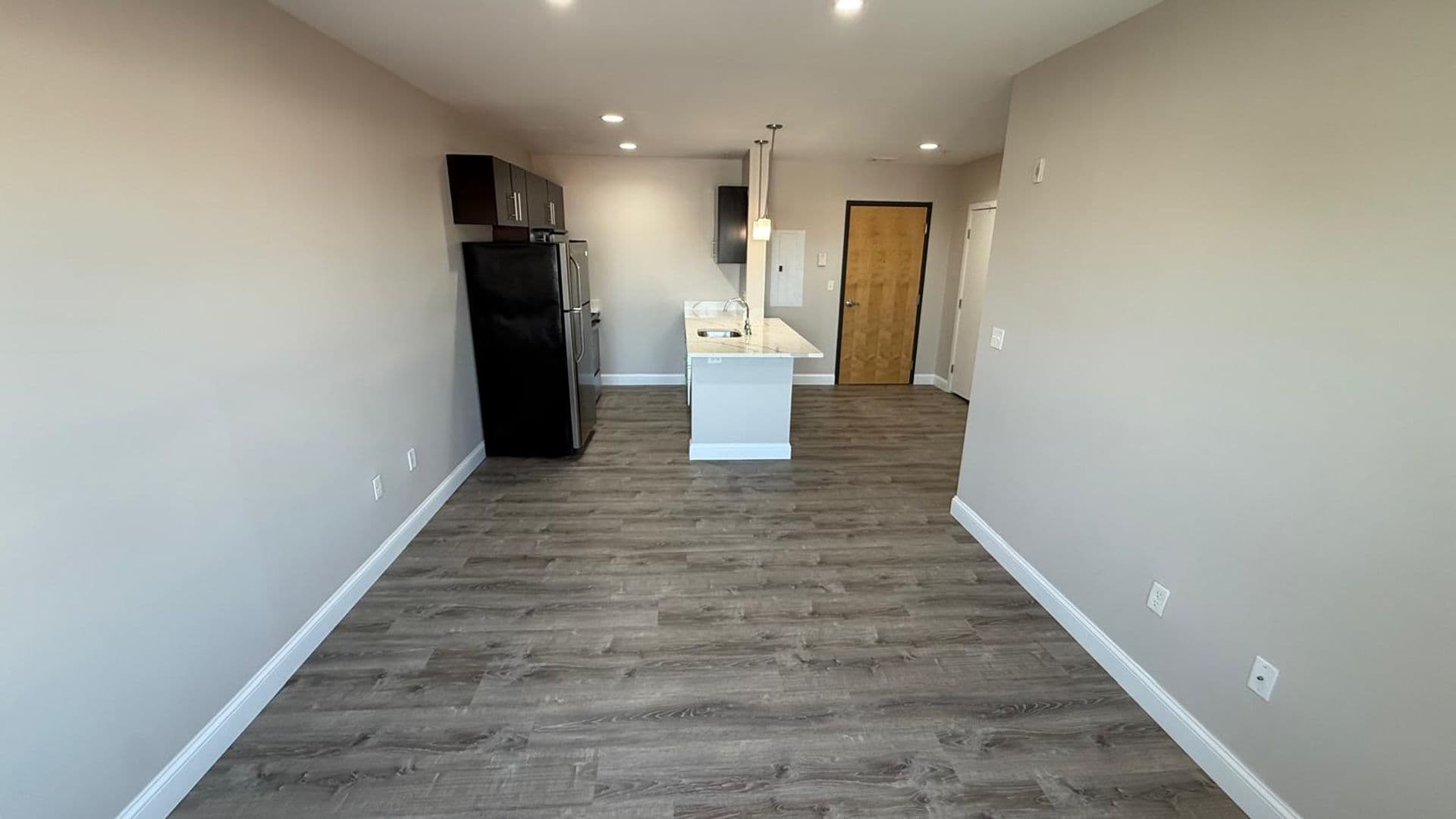 Attleboro Apartment: 75 South Main St