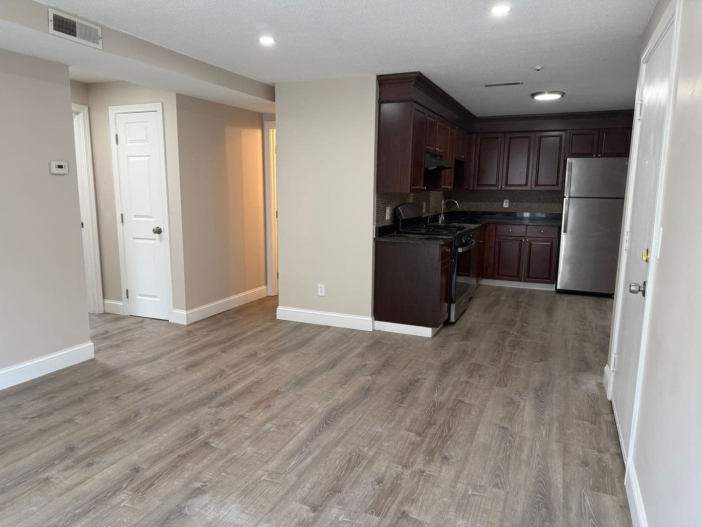 Billerica Apartment: 13-27 Kenmar Drive