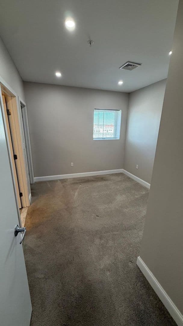 Attleboro Apartment: 75 South Main St