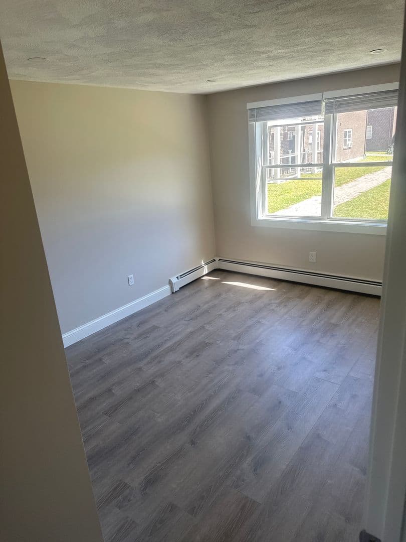 Billerica Apartment: 13-27 Kenmar Drive